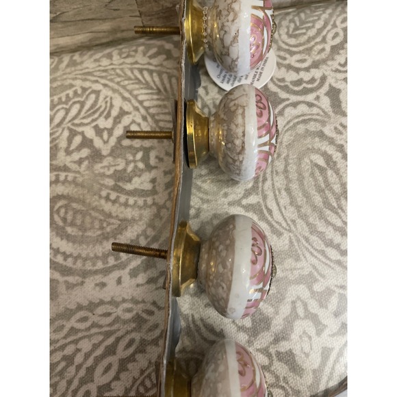 NWT 4 Ceramic Drawer Knobs Pink White Gold Floral Vintage Style Cabinet Pulls - Picture 3 of 5